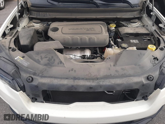 2019 Jeep Cherokee Latitude Plus with VIN 1C4PJLLBXKD490291, listed as a Copart auction lot 48902625 with 48,128 mi miles and Salvage Title. Bid and sale history available at carsss.com. Image 12.