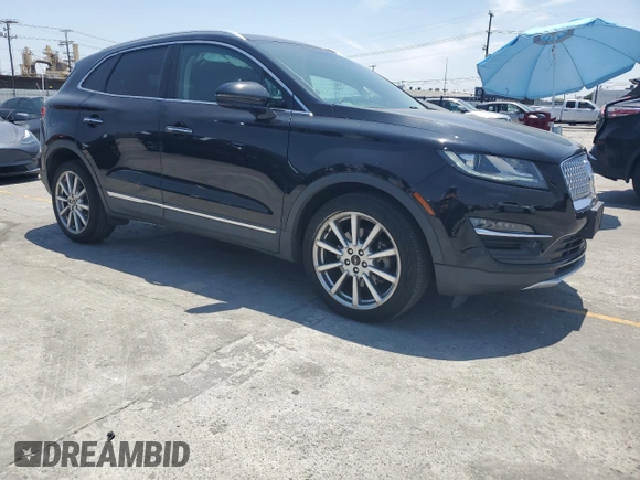 2019 Lincoln MKC Reserve with VIN 5LMCJ3C92KUL30300, listed as a Copart auction lot 61103295 with 42,680 mi miles and Salvage title. Bid and sale history available at DreamBid. Image 4.