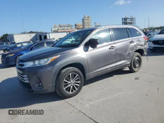 2017 Toyota Highlander XLE with VIN 5TDKZRFH1HS524539, listed as a Copart auction lot 65502025 with 135,178 mi miles and Salvage title. Bid and sale history available at DreamBid. Image 1.