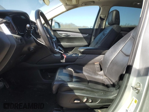 2017 Cadillac XT5 Luxury FWD z VIN 1GYKNBRSXHZ220290, wystawiony jako Copart lot #48578815 z przebiegiem 114 233 mil mil oraz Szkody całkowita. Historia ofert i sprzedaży dostępna na DreamBid. Obrazek 7.