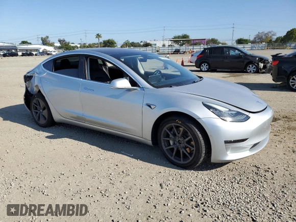 2018 Tesla Model 3 Long Range Battery z VIN 5YJ3E1EB7JF065140, wystawiony jako Copart lot #51916035 z przebiegiem 110 709 mil mil oraz Szkody całkowita. Historia ofert i sprzedaży dostępna na DreamBid. Obrazek 4.