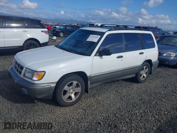 1999 Subaru Forester S with VIN JF1SF6554XH729909, listed as a IAAI auction lot 41722160 with 175,850 mi miles. Bid and sale history available at carsss.com. Image 2.