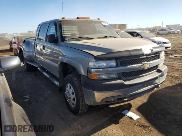 2001 Chevrolet Silverado 3500 LS with VIN 1GCJK33G71F148492, listed as a Copart auction lot 81808714 with 114,563 mi miles and Salvage Title. Bid and sale history available at carsss.com. Image 4.