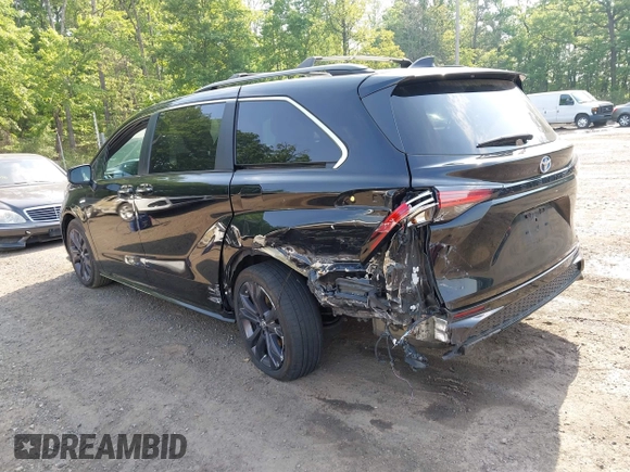 2022 Toyota Sienna XSE with VIN 5TDDRKEC8NS079069, listed as a IAAI auction lot 42231512 with 121,494 mi miles and . Bid and sale history available at DreamBid. Image 3.