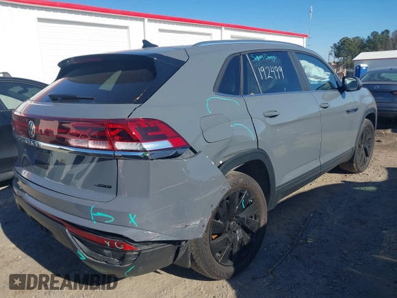 2024 Volkswagen Atlas SE with VIN 1V2KE2CA0RC215057, listed as a IAAI auction lot 41340342 with 21,440 mi miles and . Bid and sale history available at DreamBid. Image 4.