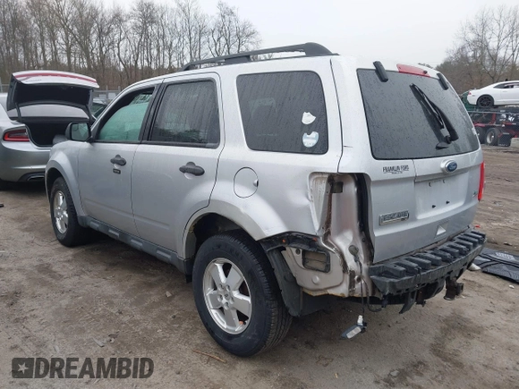 2011 Ford Escape XLT z VIN 1FMCU9DG1BKB17330, wystawiony jako IAAI lot #41822516 z przebiegiem 154 243 mil mil oraz . Historia ofert i sprzedaży dostępna na DreamBid. Obrazek 3.