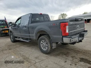 2018 Ford F-250 XL z VIN 1FT7W2BT1JEC40422, wystawiony jako Copart lot #51111395 z przebiegiem Nie podano mil oraz Szkoda całkowita • Salvage title. Historia ofert i sprzedaży dostępna na DreamBid. Obrazek 2.