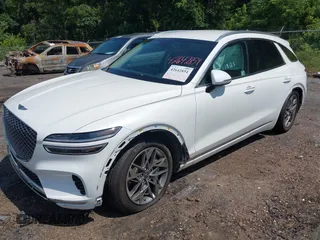 2025 Genesis GV70 2.5T with VIN KMUMADTB8SU213077, listed as a IAAI auction lot 42642854 with 13,762 mi miles and . Bid and sale history available at DreamBid. Image 2.