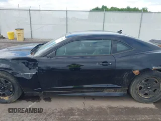 2011 Chevrolet Camaro 2LT z VIN 2G1FC1ED9B9202646, wystawiony jako IAAI lot #42197210 z przebiegiem 177 451 mil mil oraz . Historia ofert i sprzedaży dostępna na DreamBid. Obrazek 15.
