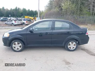 2011 Chevrolet Aveo 1LT z VIN KL1TD5DE9BB203861, wystawiony jako IAAI lot #42224197 z przebiegiem 126 327 mil mil oraz . Historia ofert i sprzedaży dostępna na DreamBid. Obrazek 12.