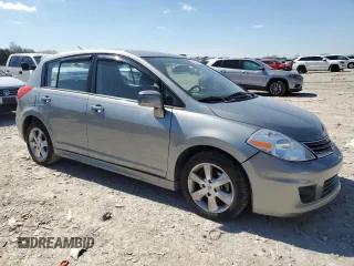 2011 Nissan Versa SL z VIN 3N1BC1CP1BL507254, wystawiony jako Copart lot #50992275 z przebiegiem 93 679 mil mil oraz Czysty tytuł • Clean title. Historia ofert i sprzedaży dostępna na DreamBid. Obrazek 4.