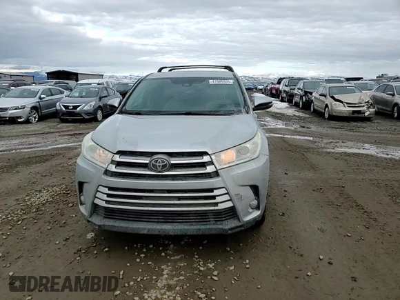 2017 Toyota Highlander LE with VIN 5TDZZRFH7HS226821, listed as a Copart auction lot 47089555 with 101,192 mi miles and Salvage title. Bid and sale history available at DreamBid. Image 11.