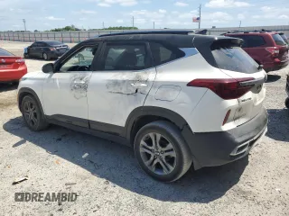 2021 Kia Seltos S z VIN KNDEU2AA2M7140044, wystawiony jako Copart lot #54721005 z przebiegiem 74 870 mil mil oraz Szkoda całkowita • Salvage title. Historia ofert i sprzedaży dostępna na DreamBid. Obrazek 2.