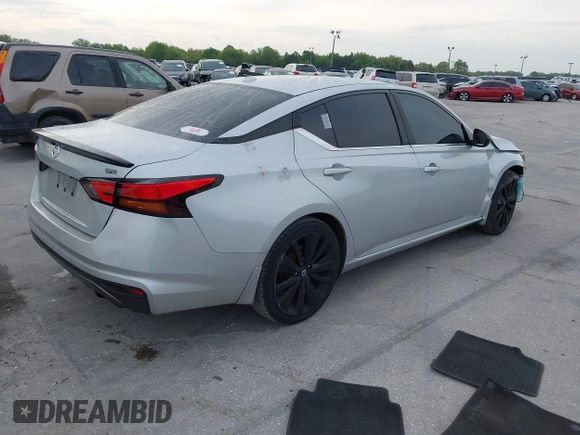2019 Nissan Altima 2.5 SR with VIN 1N4BL4CV3KN312775, listed as a IAAI auction lot 41875447 with 131,065 mi miles. Bid and sale history available at carsss.com. Image 4.