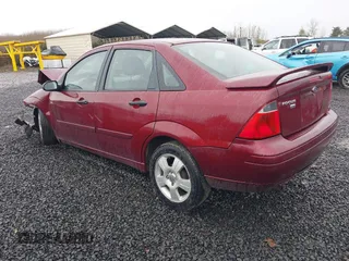 2007 Ford Focus S with VIN 1FAHP34N57W187755, listed as a IAAI auction lot 41839701 with Not Provided miles and . Bid and sale history available at carsss.com. Image 3.