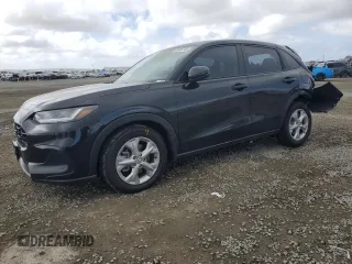 2024 Honda HR-V LX with VIN 3CZRZ1H38RM704761, listed as a Copart auction lot 47666745 with 39,624 mi miles and Salvage Title. Bid and sale history available at carsss.com. Image 1.