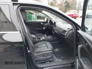 2019 Audi Q5 Premium with VIN WA1ANAFY5K2039094, listed as a IAAI auction lot 41333509 with 45,956 mi miles. Bid and sale history available at carsss.com. Image 5.