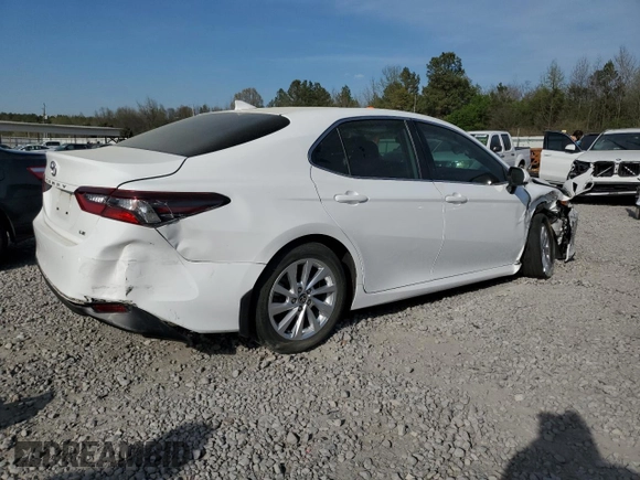 2023 Toyota Camry LE z VIN 4T1C11AK0PU109024, wystawiony jako Copart lot #50105815 z przebiegiem 43 666 mil mil oraz Szkoda całkowita • Salvage title. Historia ofert i sprzedaży dostępna na DreamBid. Obrazek 3.
