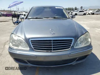 2005 Mercedes-Benz S 430 z VIN WDBNG70J15A451750, wystawiony jako Copart lot #58268095 z przebiegiem 129 776 mil mil oraz Szkoda całkowita • Salvage title. Historia ofert i sprzedaży dostępna na DreamBid. Obrazek 5.