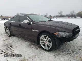 2017 Jaguar XJ with VIN SAJWJ2GD9H8W04365, listed as a Copart auction lot 38997744 with 73,569 mi miles. Bid and sale history available at carsss.com. Image 4.