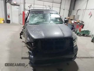 2018 Ram 1500 Express z VIN 1C6RR7KG2JS277259, wystawiony jako IAAI lot #40986520 z przebiegiem 63 916 mil mil oraz . Historia ofert i sprzedaży dostępna na DreamBid. Obrazek 12.