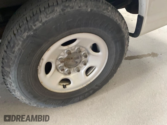 2017 Chevrolet Express Cargo with VIN 1GCWGAFF7H1324799, listed as a IAAI auction lot 42886617 with 214,293 mi miles and . Bid and sale history available at DreamBid. Image 7.