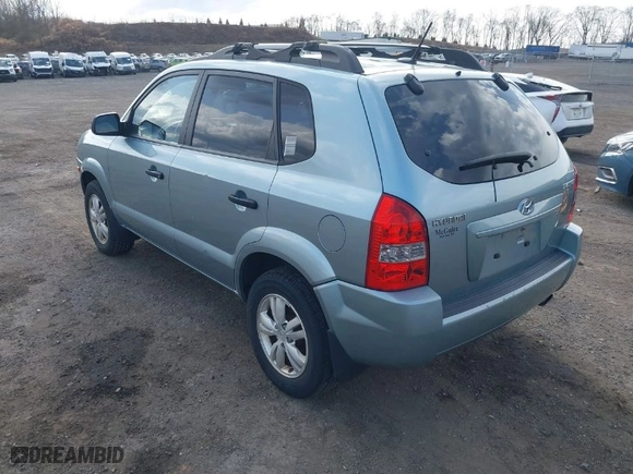 2009 Hyundai Tucson GLS with VIN KM8JM12B99U037949, listed as a IAAI auction lot 41935047 with 137,591 mi miles. Bid and sale history available at carsss.com. Image 3.