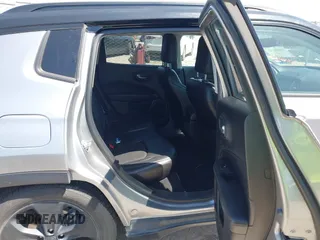2018 Jeep Compass Latitude with VIN 3C4NJDBB3JT304145, listed as a IAAI auction lot 42008241 with 52,642 mi miles and . Bid and sale history available at DreamBid. Image 8.