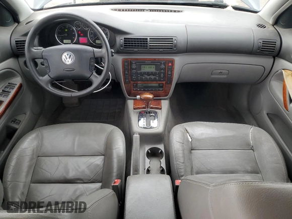 2003 Volkswagen Passat GLX z VIN WVWYH63B93E307461, wystawiony jako Copart lot #81961384 z przebiegiem 139 029 mil mil oraz Szkoda całkowita • Salvage title. Historia ofert i sprzedaży dostępna na DreamBid. Obrazek 8.