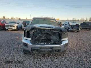 2017 GMC Sierra 3500HD z VIN 1GT32VCYXHZ265117, wystawiony jako Copart lot #86637524 z przebiegiem Nie podano mil oraz Szkoda całkowita • Salvage title. Historia ofert i sprzedaży dostępna na DreamBid. Obrazek 5.