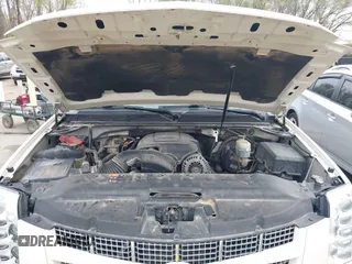 2012 Cadillac Escalade Premium z VIN 1GYS4CEF7CR283261, wystawiony jako IAAI lot #41902992 z przebiegiem 211 232 mil mil oraz . Historia ofert i sprzedaży dostępna na DreamBid. Obrazek 10.