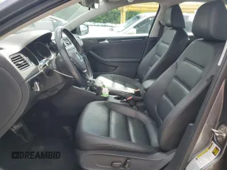 2017 Volkswagen Jetta SEL z VIN 3VWL17AJ6HM392174, wystawiony jako Copart lot #57771225 z przebiegiem 31 148 mil mil oraz Szkoda całkowita • Salvage title. Historia ofert i sprzedaży dostępna na DreamBid. Obrazek 7.