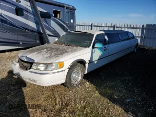 2000 Lincoln Town Car Executive with VIN 1L1FM81W2YY852957, listed as a Copart auction lot 81792814 with Not provided miles and Clean title. Bid and sale history available at DreamBid. Image 1.
