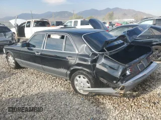 1989 Mercedes-Benz 420 with VIN WDBCA35E7KA458288, listed as a Copart auction lot 71251354 with 220,774 mi miles and Salvage Title. Bid and sale history available at carsss.com. Image 2.