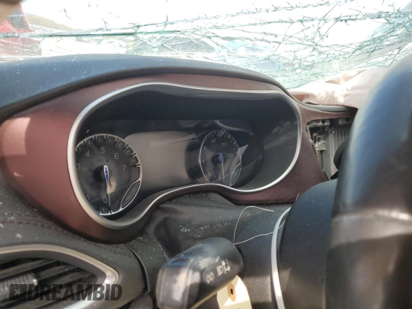 2020 Chrysler Pacifica Limited z VIN 2C4RC1GG0LR130605, wystawiony jako Copart lot #53888655 z przebiegiem Nie podano mil oraz Nie do naprawy • Non repairable. Historia ofert i sprzedaży dostępna na DreamBid. Obrazek 9.