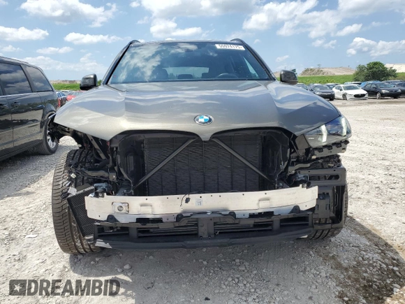 2025 BMW X5 sDrive40i z VIN 5UX13EU07S9X93779, wystawiony jako Copart lot #55974175 z przebiegiem 8 970 mil mil oraz Szkoda całkowita • Salvage title. Historia ofert i sprzedaży dostępna na DreamBid. Obrazek 5.
