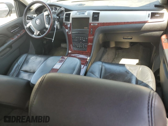 2011 Cadillac Escalade Luxury z VIN 1GYS4BEF0BR362084, wystawiony jako Copart lot #57265385 z przebiegiem 158 121 mil mil oraz Szkoda całkowita • Salvage title. Historia ofert i sprzedaży dostępna na DreamBid. Obrazek 8.