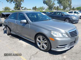 2013 Mercedes-Benz E 350 Luxury с VIN WDDHF5KB9DA728662, выставлен на аукционе IAAI как лот 42673110 с пробегом 102 824 миль миль и . История ставок и продаж доступна на DreamBid. Изображение 1.