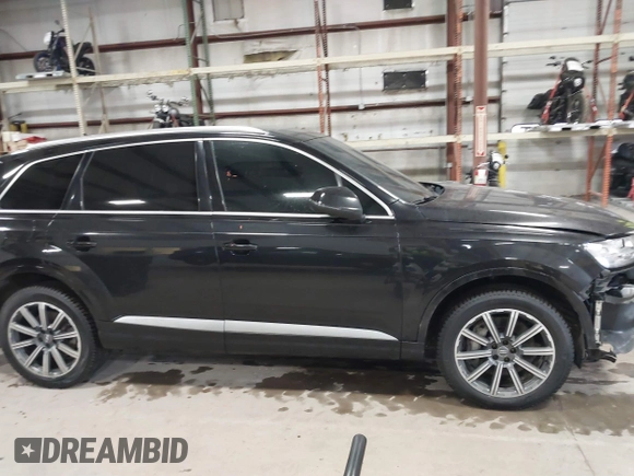 2017 Audi Q7 Premium Plus z VIN WA1LAAF78HD026784, wystawiony jako IAAI lot #41674278 z przebiegiem 108 036 mil mil oraz . Historia ofert i sprzedaży dostępna na DreamBid. Obrazek 13.