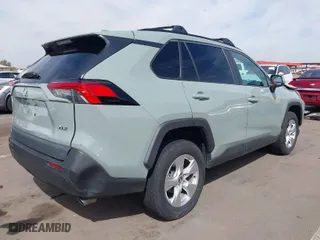 2020 Toyota RAV4 XLE with VIN 2T3W1RFV7LW059853, listed as a IAAI auction lot 41885147 with 61,006 mi miles. Bid and sale history available at carsss.com. Image 4.