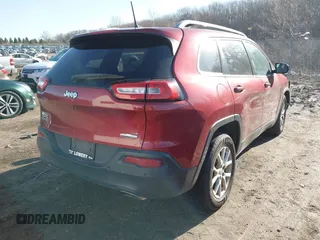 2016 Jeep Cherokee Latitude z VIN 1C4PJMCS2GW331492, wystawiony jako IAAI lot #41747216 z przebiegiem 131 262 mil mil oraz . Historia ofert i sprzedaży dostępna na DreamBid. Obrazek 4.