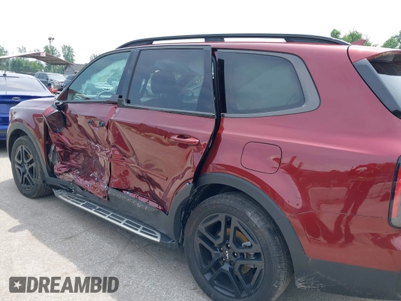2024 Kia Telluride EX X-Line z VIN 5XYP3DGC6RG435643, wystawiony jako IAAI lot #42279212 z przebiegiem 10 069 mil mil oraz . Historia ofert i sprzedaży dostępna na DreamBid. Obrazek 17.
