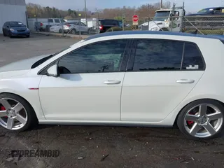 2020 Volkswagen GTI S с VIN 3VW5T7AU3LM006025, выставлен на аукционе IAAI как лот 41833569 с пробегом 73 979 миль миль и . История ставок и продаж доступна на DreamBid. Изображение 15.