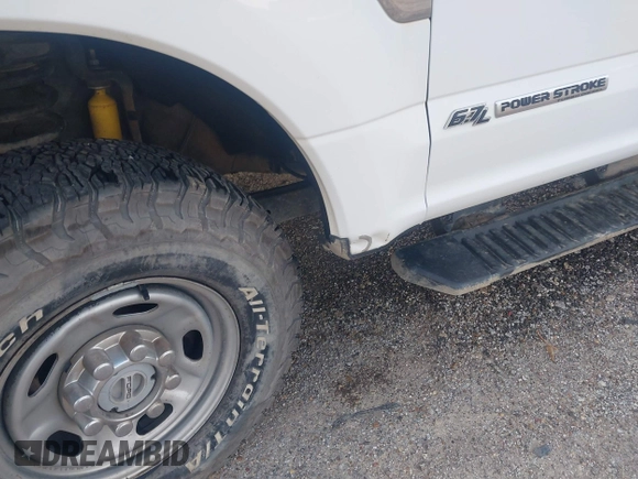 2018 Ford Super Duty F-250 SRW XL with VIN 1FT7W2BT8JEB42178, listed as a IAAI auction lot 41205643 with 196,238 mi miles. Bid and sale history available at carsss.com. Image 6.