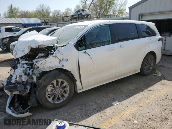 2024 Toyota Sienna LE with VIN 5TDKRKECXRS190669, listed as a Copart auction lot 52487115 with 0 mi miles and Salvage Title. Bid and sale history available at carsss.com. Image 1.