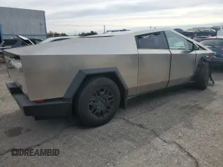 2024 Tesla Cybertruck z VIN 7G2CEHED3RA002231, wystawiony jako Copart lot #78957564 z przebiegiem 4454 mil mil oraz Szkody całkowita. Historia ofert i sprzedaży dostępna na DreamBid. Obrazek 3.