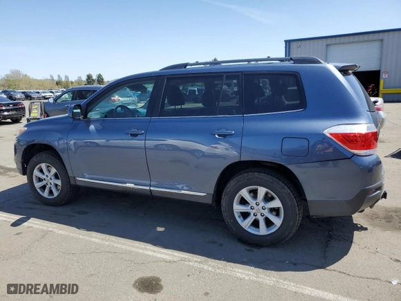 2013 Toyota Highlander with VIN 5TDZA3EHXDS033935, listed as a Copart auction lot 52167225 with 162,564 mi miles and Salvage Title. Bid and sale history available at carsss.com. Image 2.