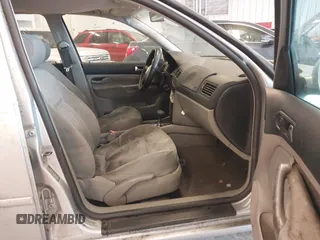 2003 Volkswagen Jetta GL с VIN 3VWRK69M33M155716, выставлен на аукционе IAAI как лот 41716517 с пробегом 175 174 миль миль и . История ставок и продаж доступна на DreamBid. Изображение 5.
