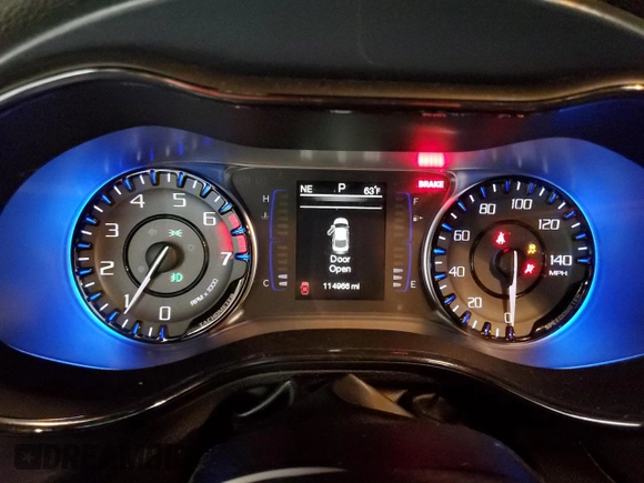 2015 Chrysler 200 S z VIN 1C3CCCBB3FN629045, wystawiony jako Copart lot #60841335 z przebiegiem 114 966 mil mil oraz Szkoda całkowita • Salvage title. Historia ofert i sprzedaży dostępna na DreamBid. Obrazek 9.