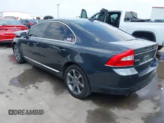 2011 Volvo S80 3.2L with VIN YV1952AS1B1138075, listed as a IAAI auction lot 41918597 with 192,441 mi miles. Bid and sale history available at carsss.com. Image 3.